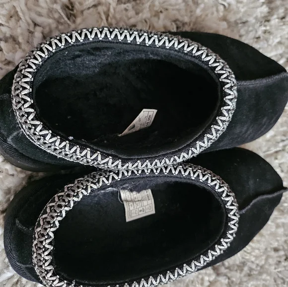 Black Ugg Tasman Slipper - Picture 5 of 5